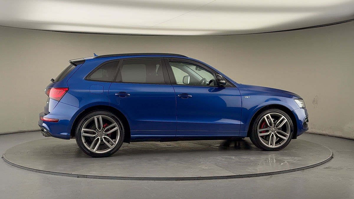 More views of Audi SQ5