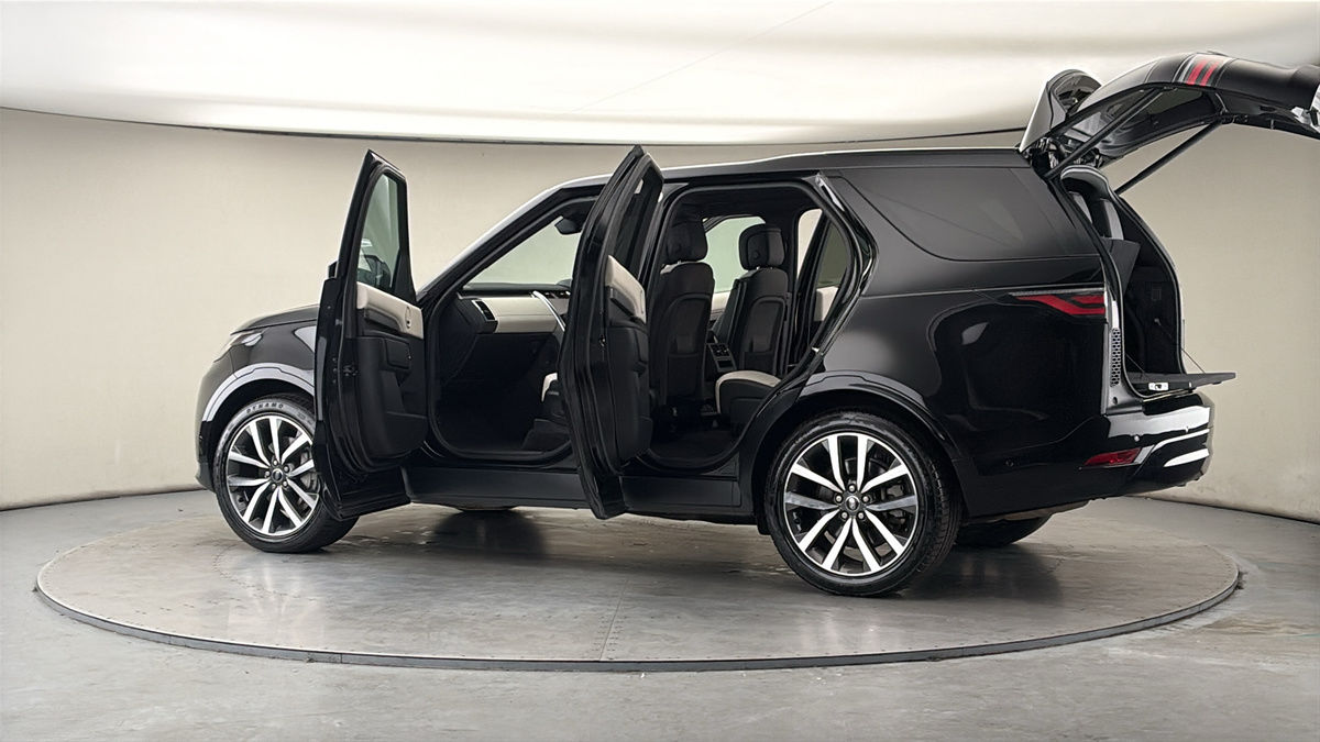 More views of Land Rover Discovery