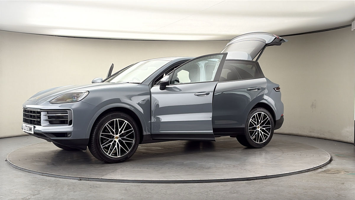 More views of Porsche Cayenne