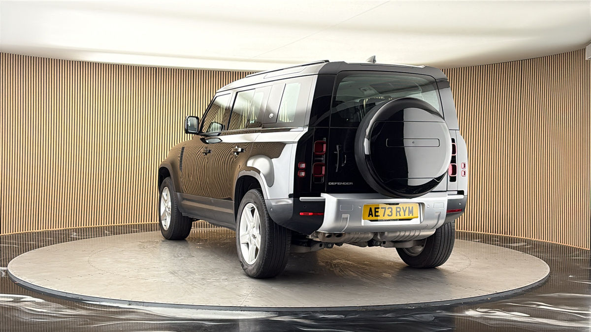 More views of Land Rover Defender 110