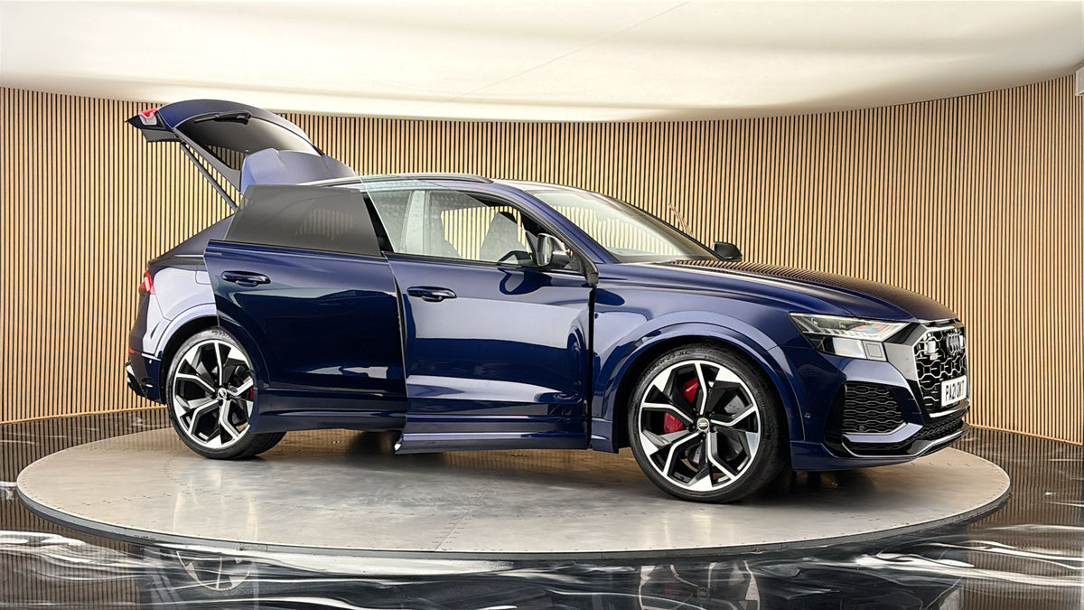 More views of Audi RSQ8