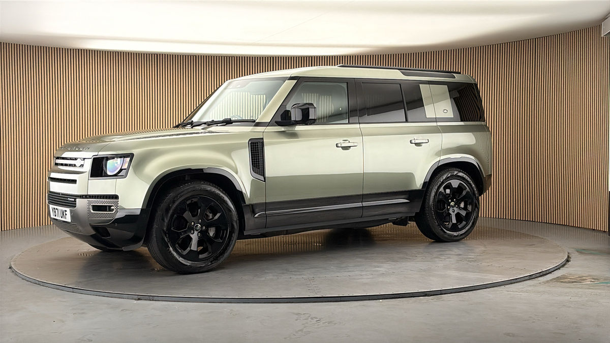More views of Land Rover Defender 110