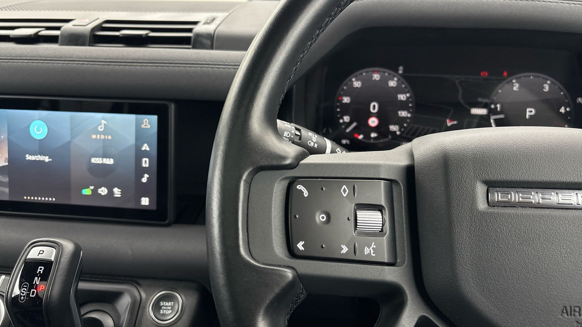 Land Rover Defender 110 Urban Image 25