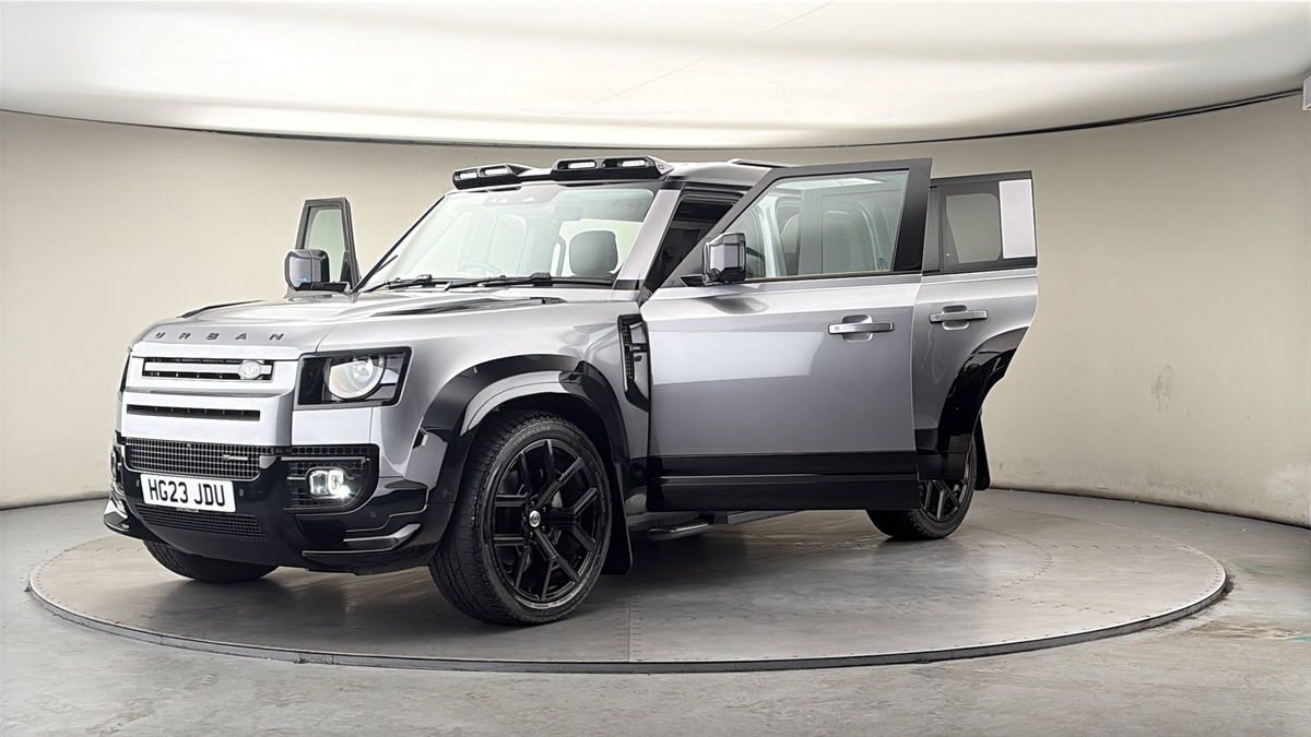 More views of Land Rover Defender 110