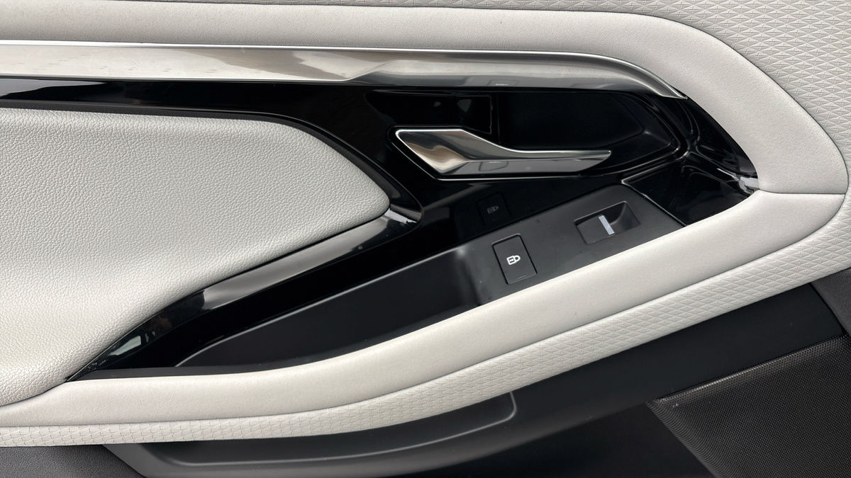Land Rover Range Rover Evoque Image 19