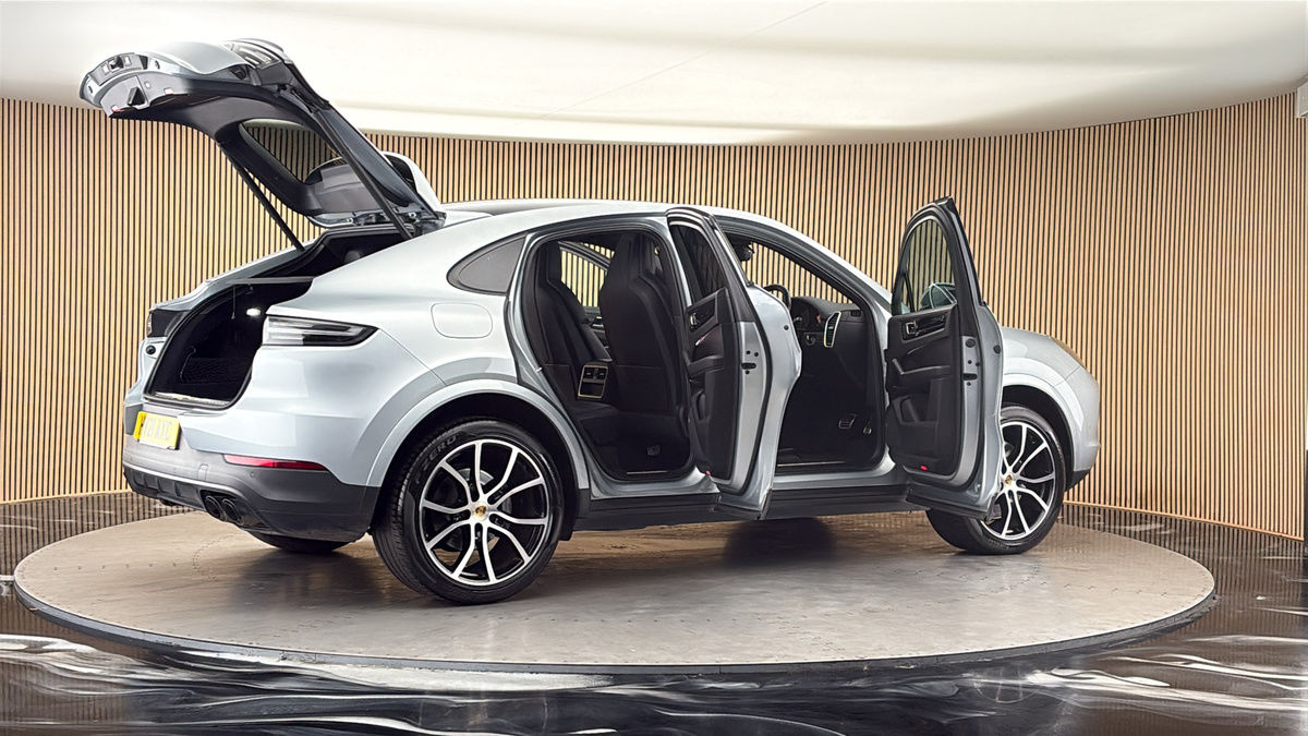 More views of Porsche Cayenne