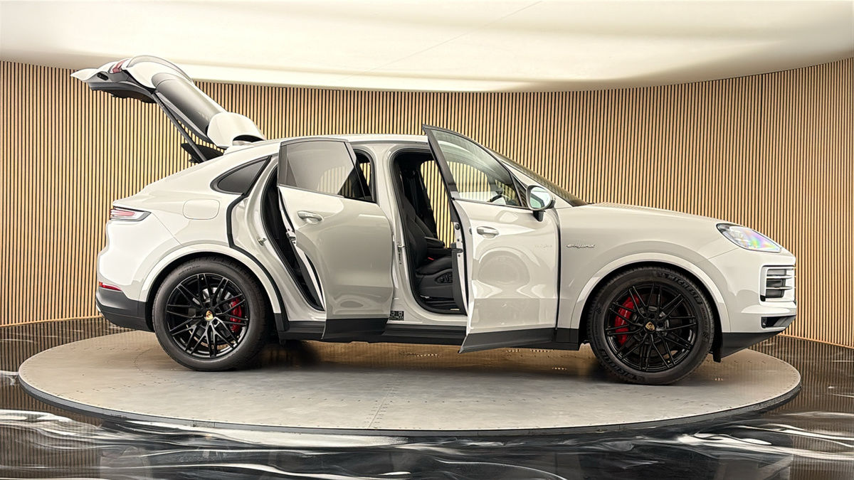 More views of Porsche Cayenne