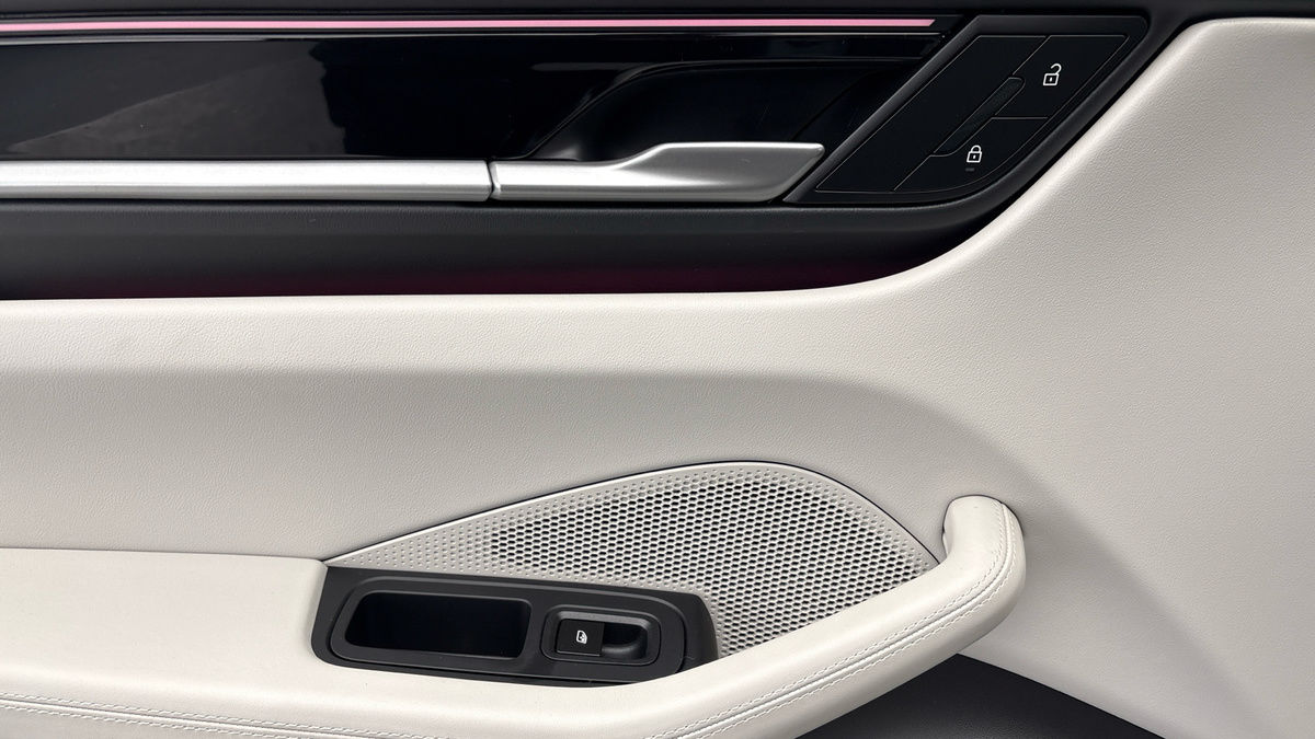 Porsche Macan Image 19