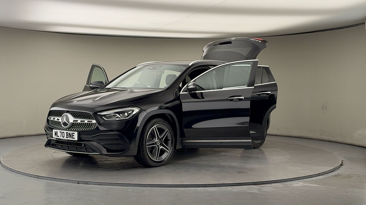 More views of Mercedes-Benz GLA