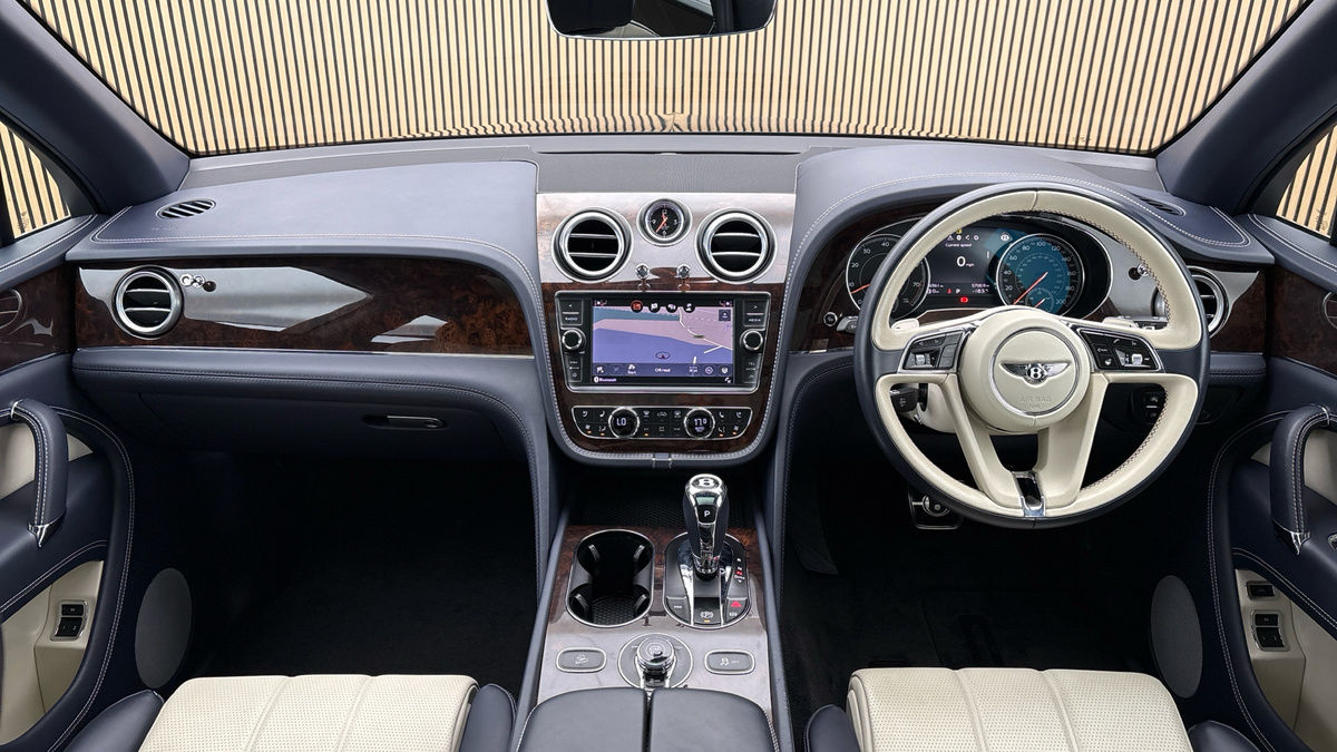 Bentley Bentayga Image 12