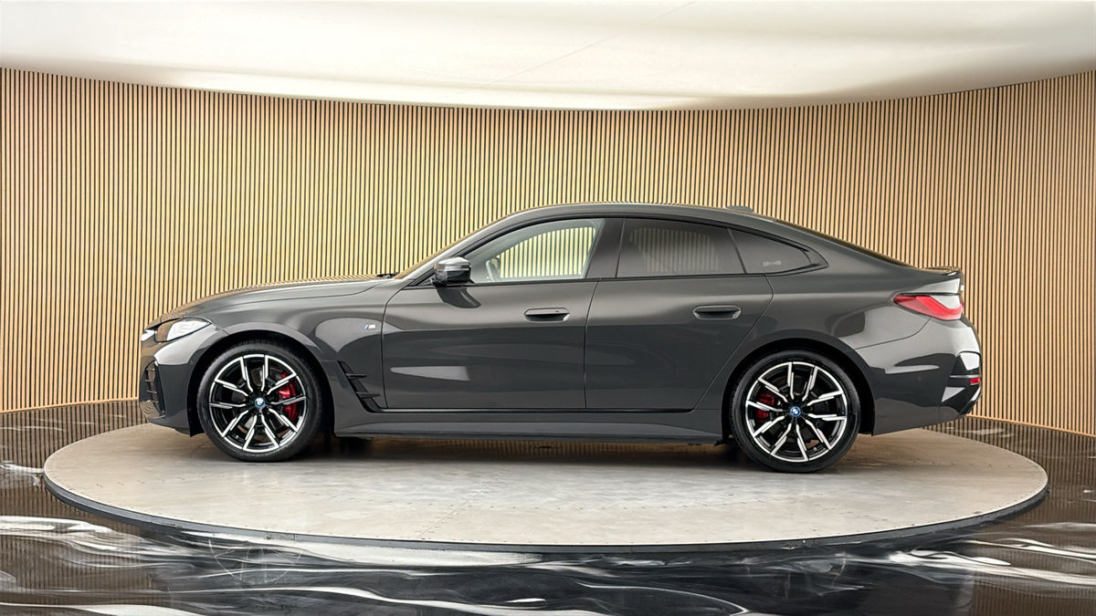 BMW i4 Image 16