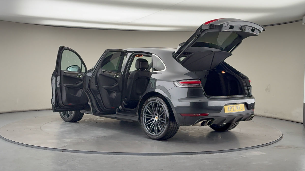 More views of Porsche Macan