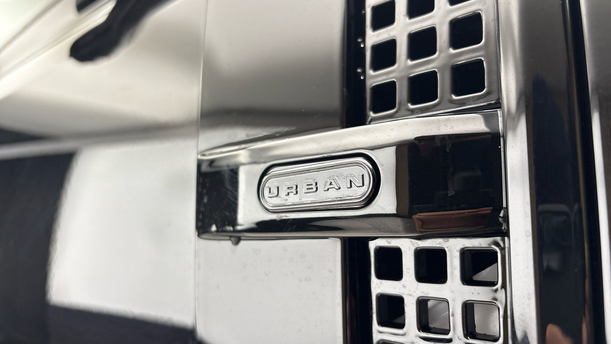 Land Rover Defender 110 Urban Image 35