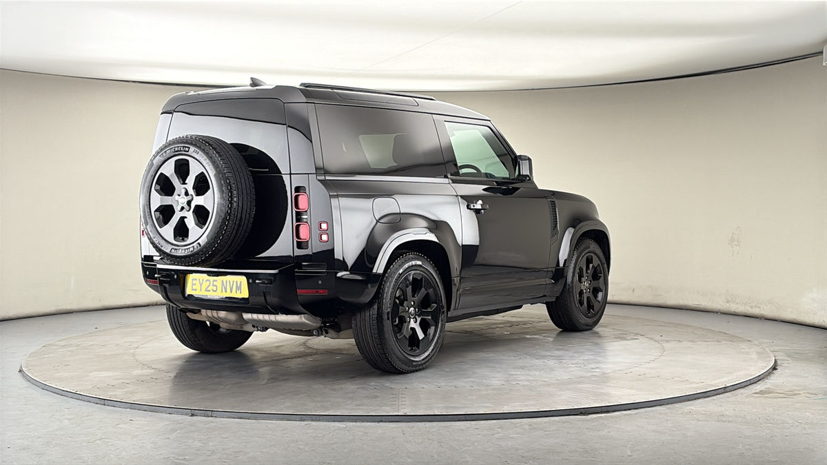 More views of Land Rover Defender 90