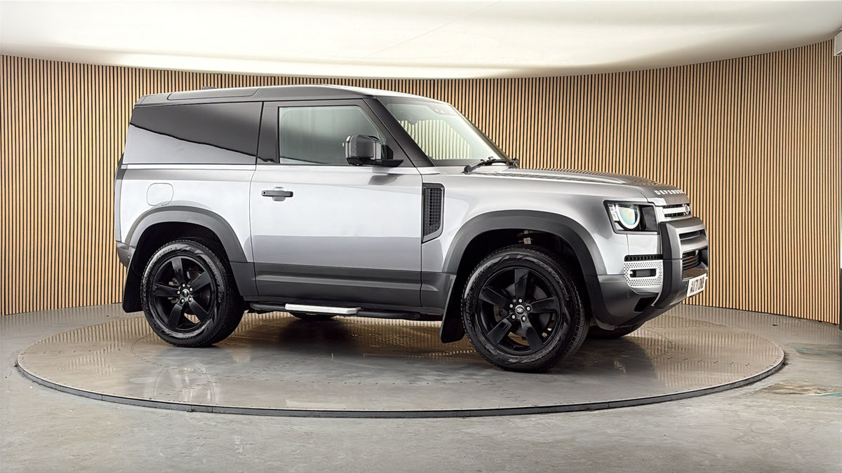 More views of Land Rover Defender 90
