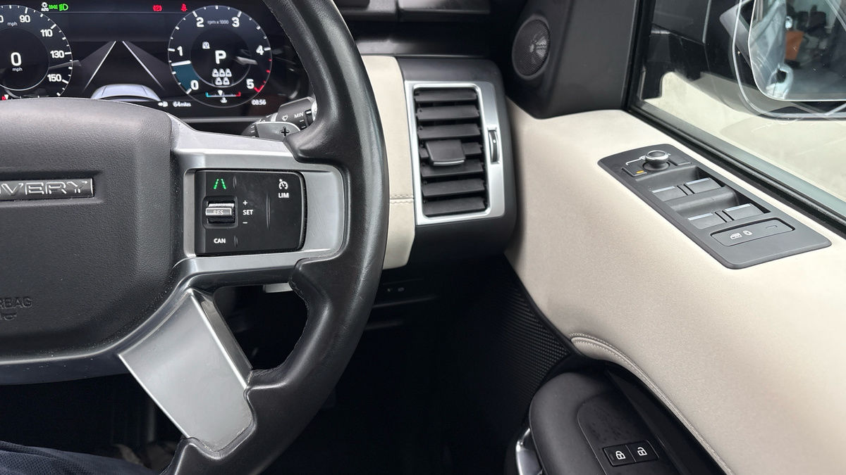 Land Rover Discovery Image 14