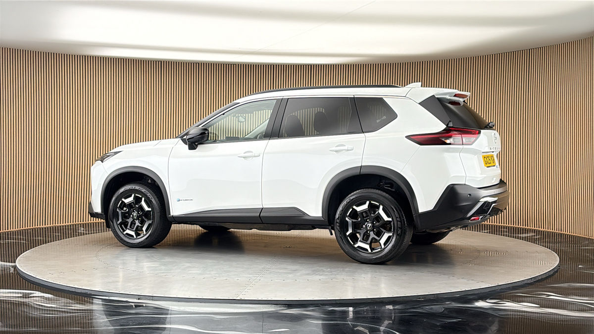 More views of Nissan X-Trail