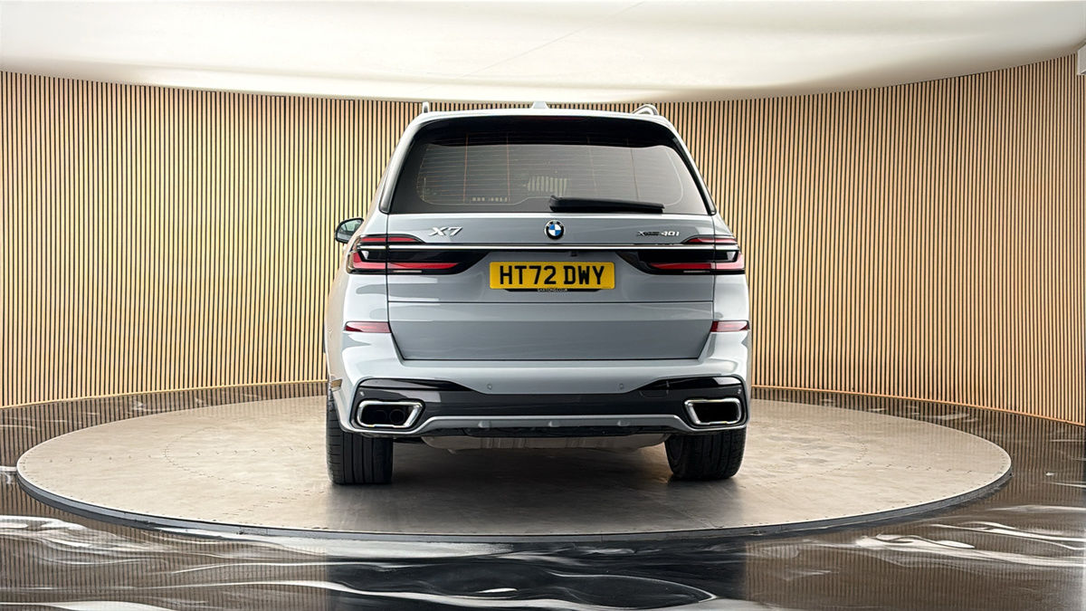 More views of BMW X7