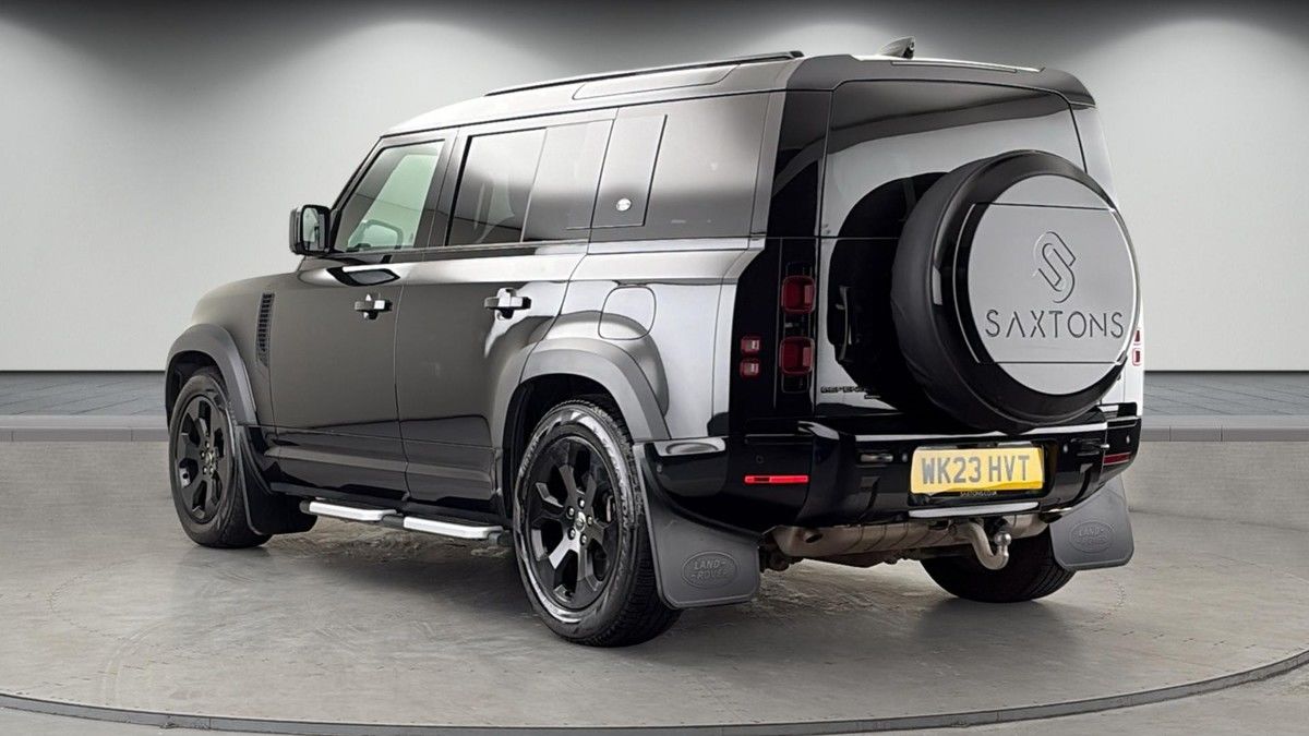 Land Rover Defender 110 Image 2