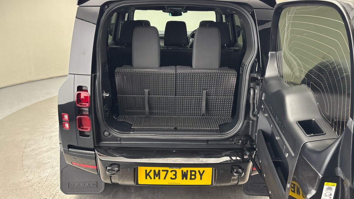 Land Rover Defender 110 Urban Image 11