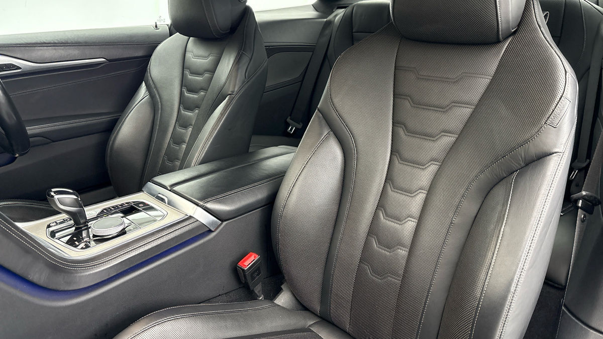BMW 8 Series Image 7