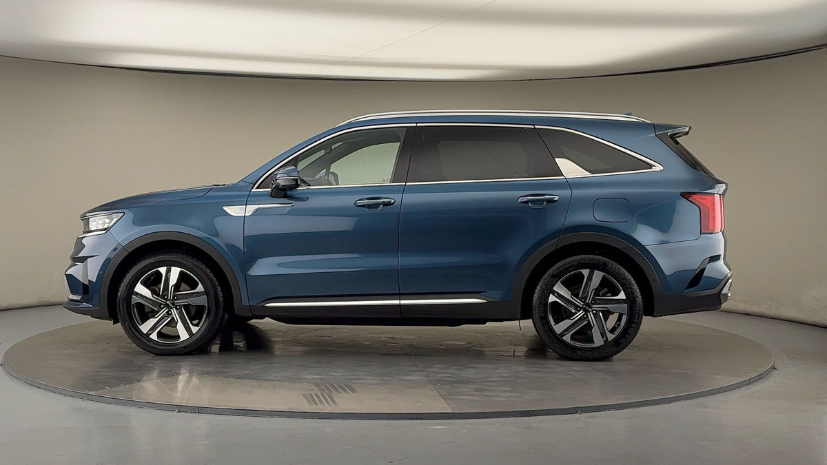 More views of Kia Sorento