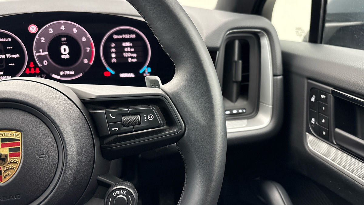 Porsche Cayenne Image 14