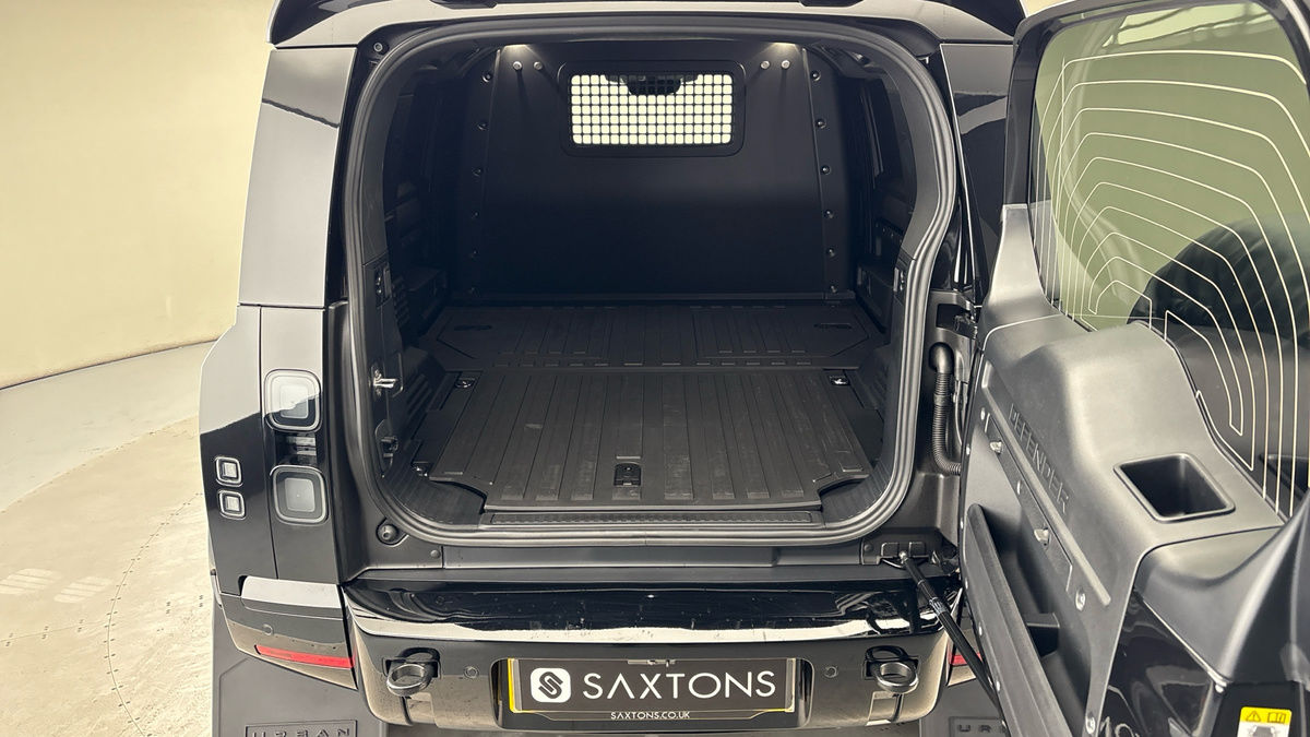 Land Rover Defender 110 Urban Image 11