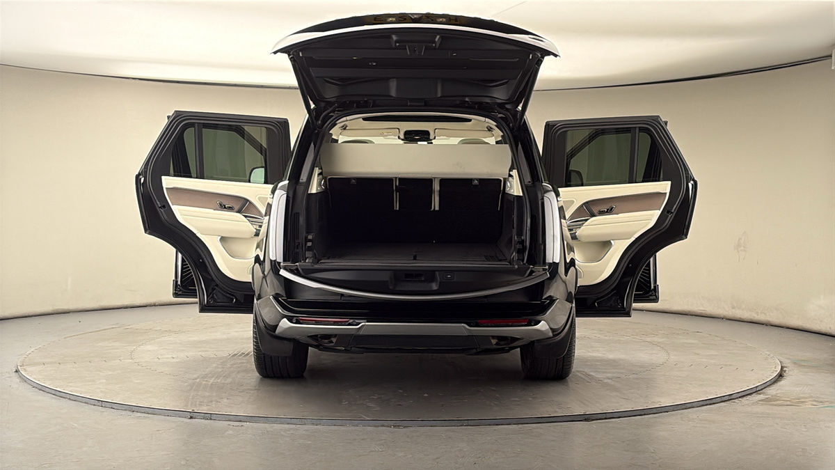 More views of Land Rover Range Rover