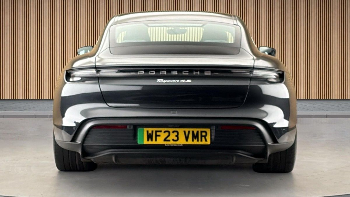 Porsche Taycan Image 4