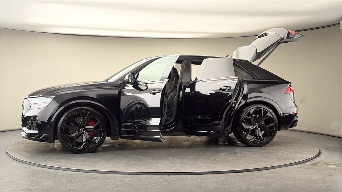 More views of Audi RSQ8