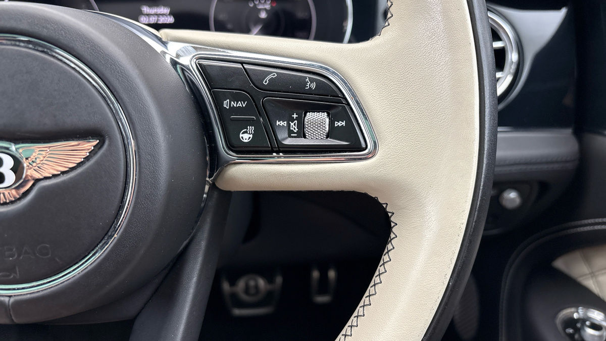 Bentley Bentayga Image 14