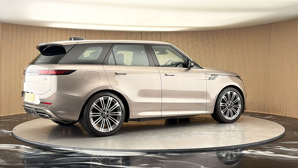 More views of Land Rover Range Rover Sport