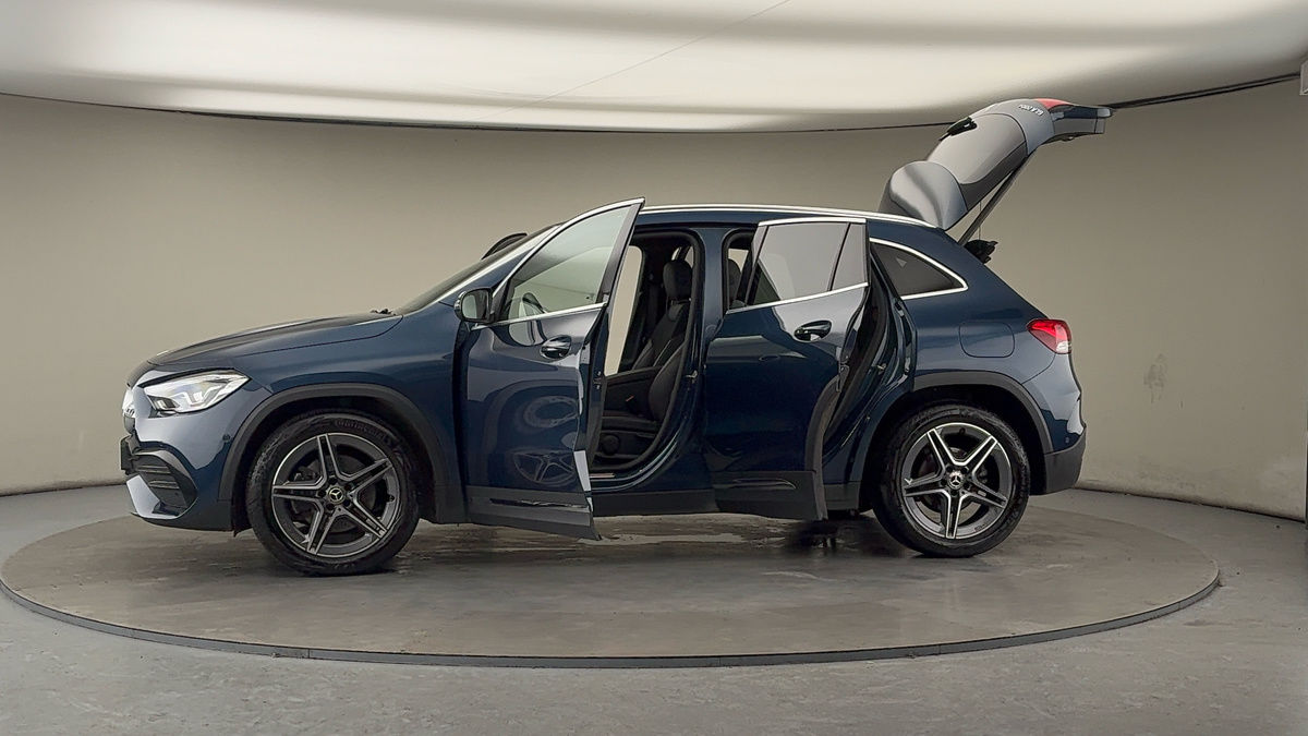 More views of Mercedes-Benz GLA