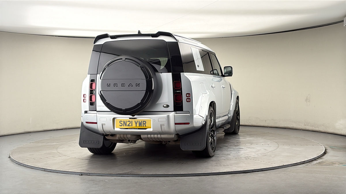 More views of Land Rover Defender 110