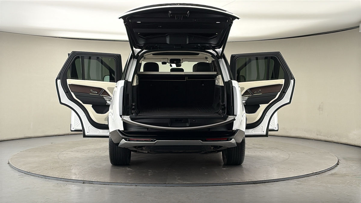 More views of Land Rover Range Rover