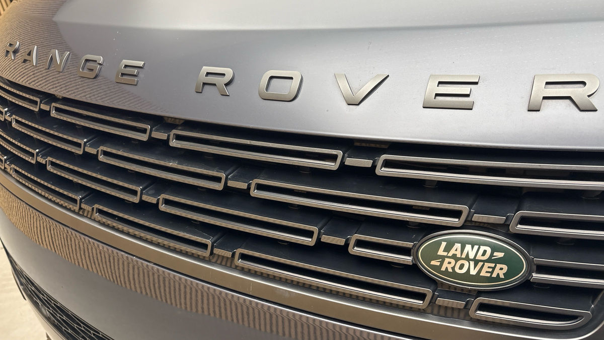 Land Rover Range Rover Sport Image 24