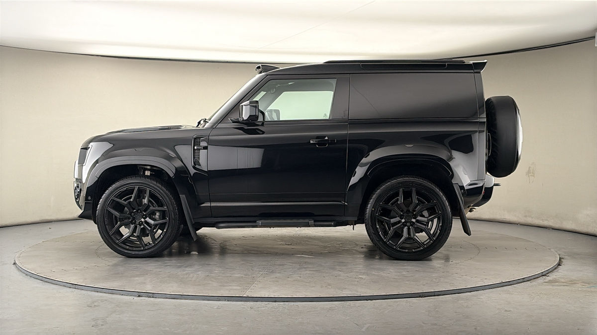 More views of Land Rover Defender 90