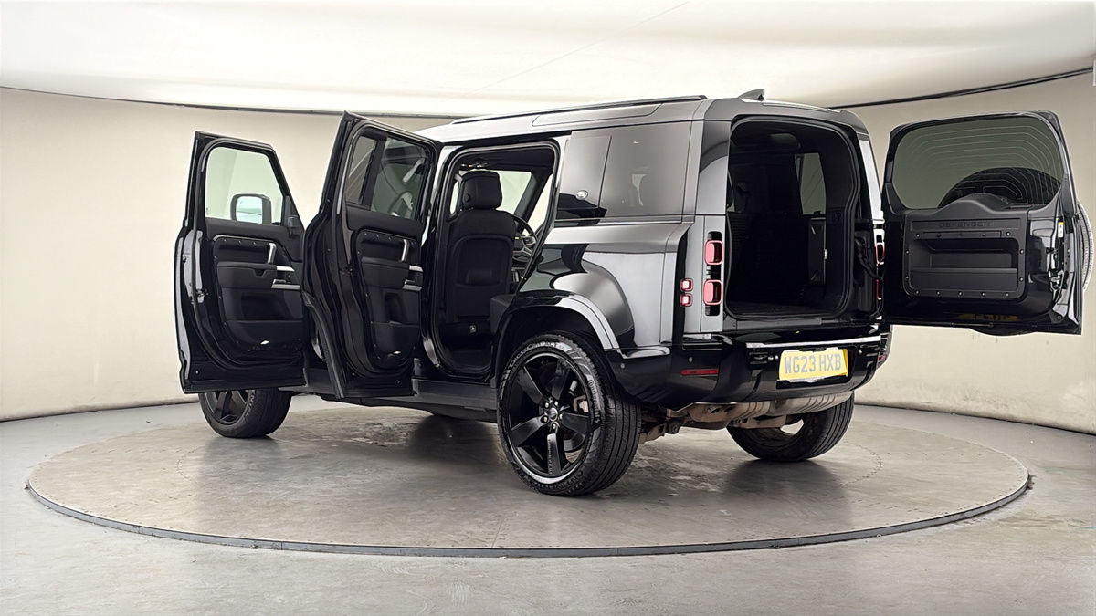 More views of Land Rover Defender 110