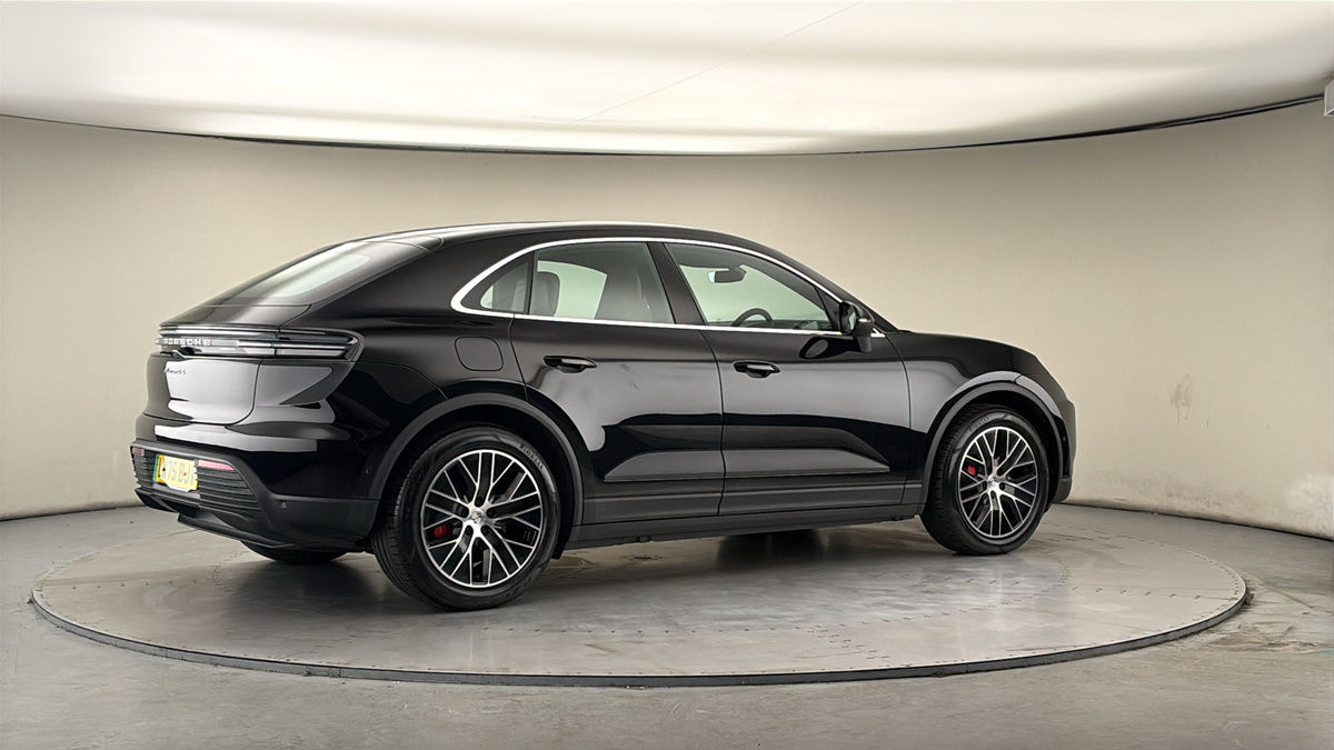 More views of Porsche Macan