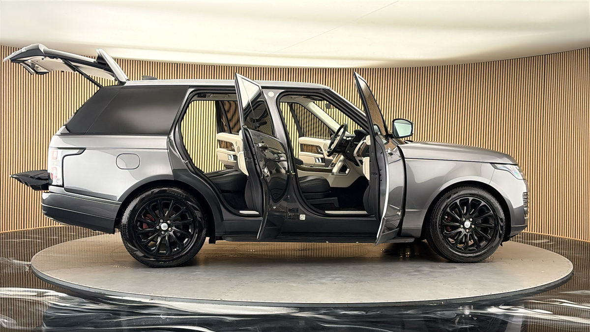 More views of Land Rover Range Rover