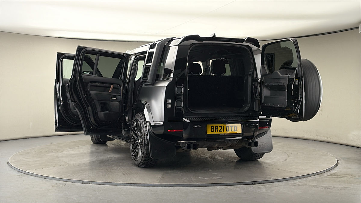 More views of Land Rover Defender 110