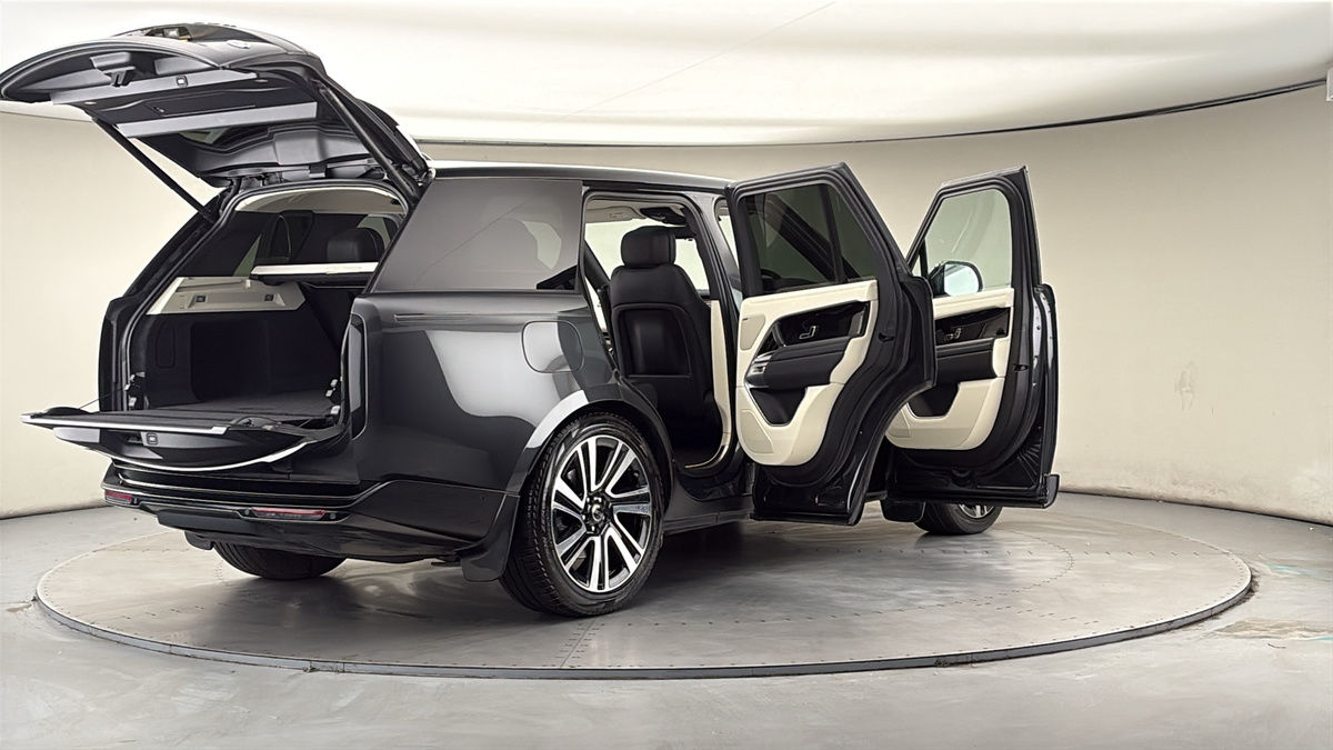 More views of Land Rover Range Rover