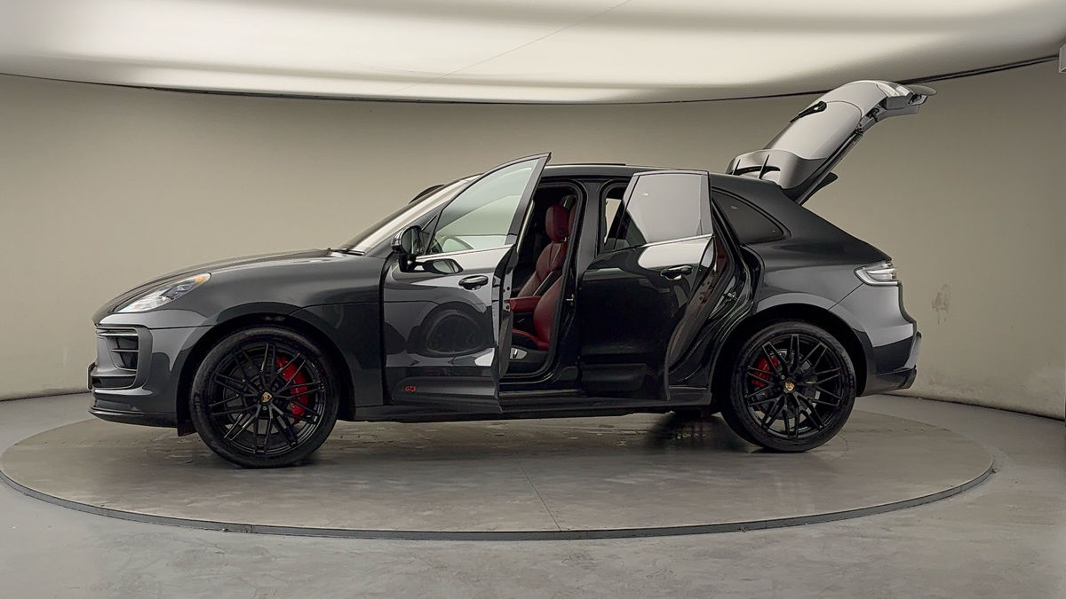 More views of Porsche Macan