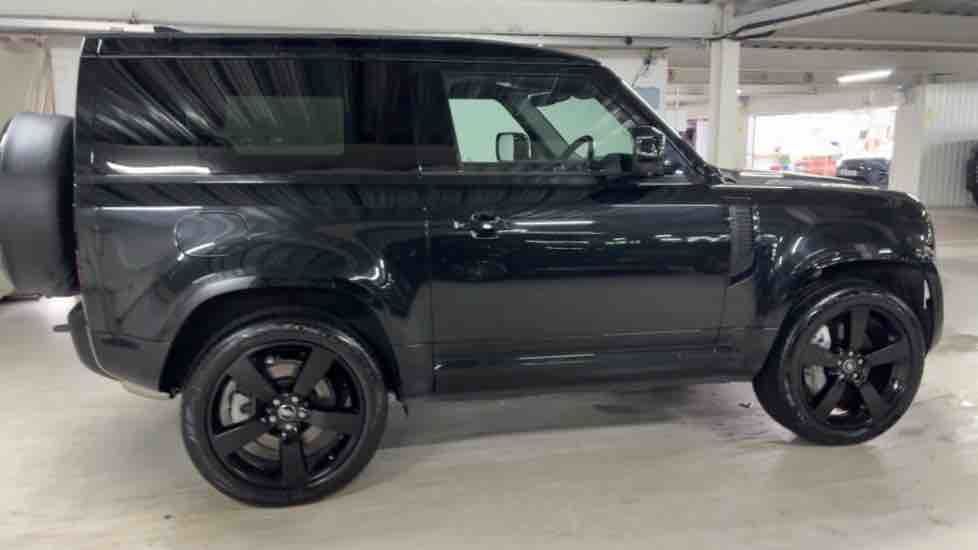 More views of Land Rover Defender 90