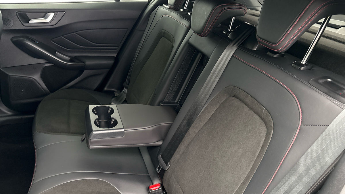 Ford Focus Image 9