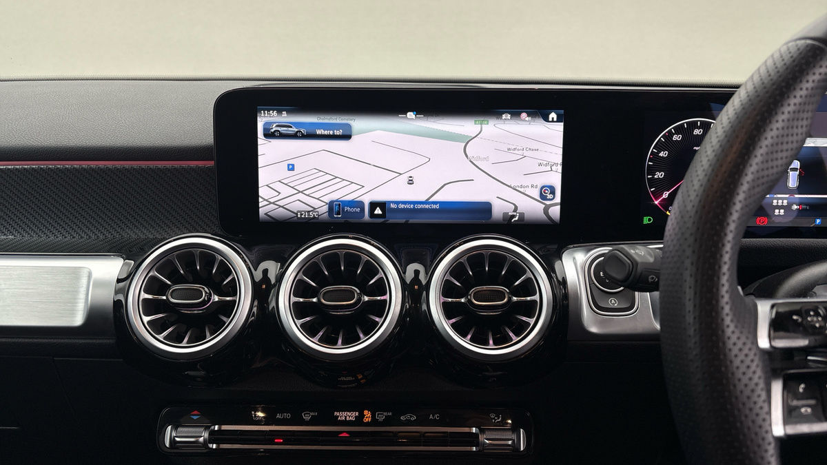 Mercedes-Benz GLB Image 17