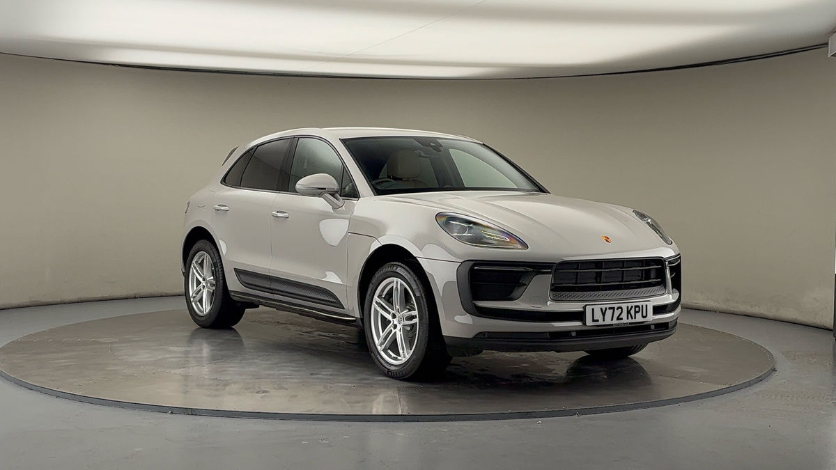 Porsche Macan Sticky Header Image
