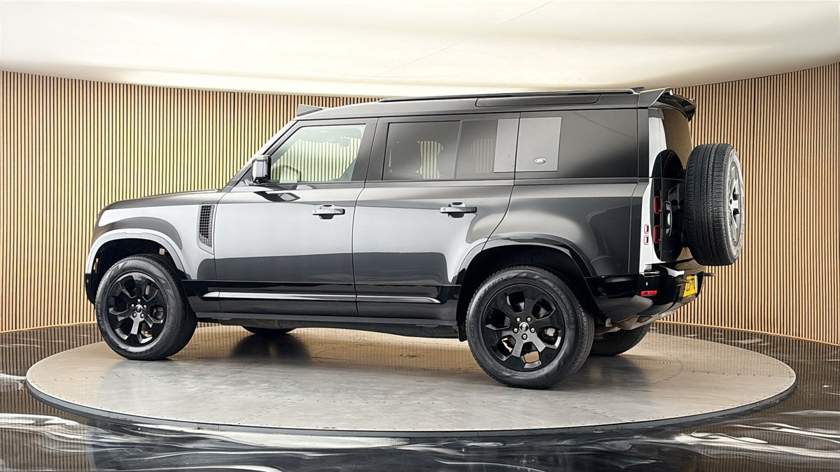 More views of Land Rover Defender 110
