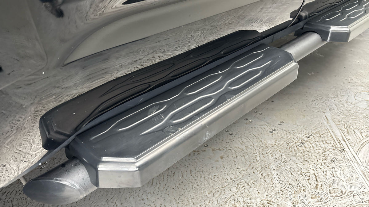 Land Rover Defender 110 Urban Image 26